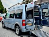 Ford Tourneo Connect 'Behindertengerecht-Rampe' - blaue Ford Tourneo Connect