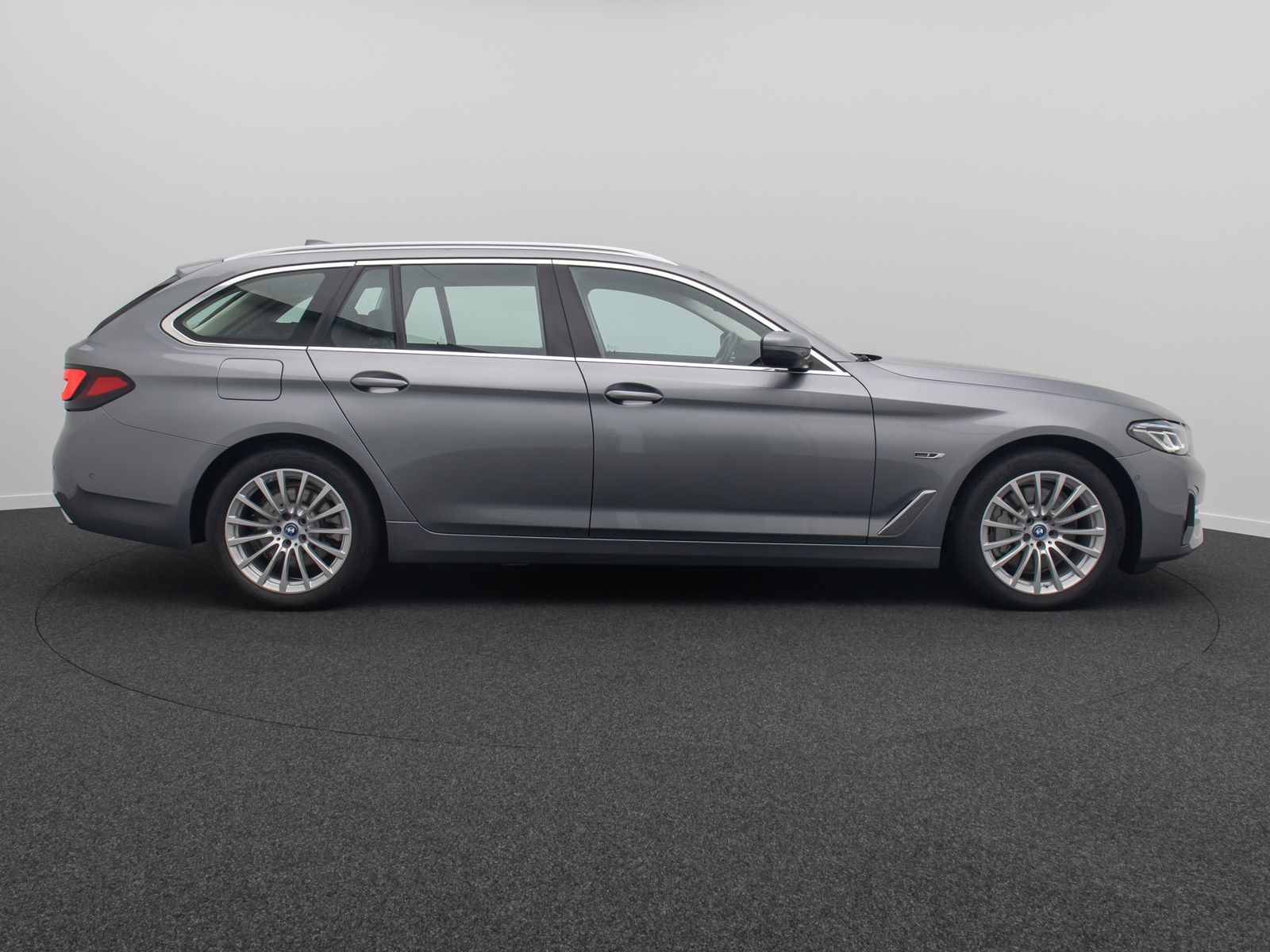 Fahrzeugabbildung BMW 530e xD  Kamera Laser HUD DAB H/K Komfort Alarm