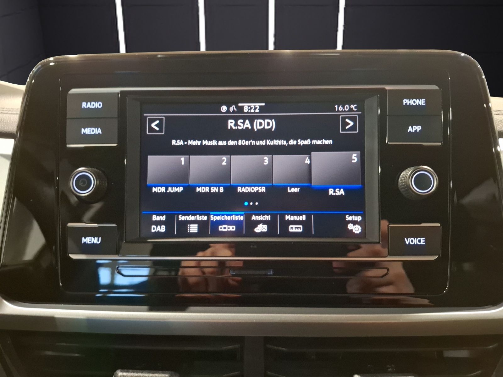Fahrzeugabbildung Volkswagen T-Roc TSI Life STH LED Park-Assist SH LM
