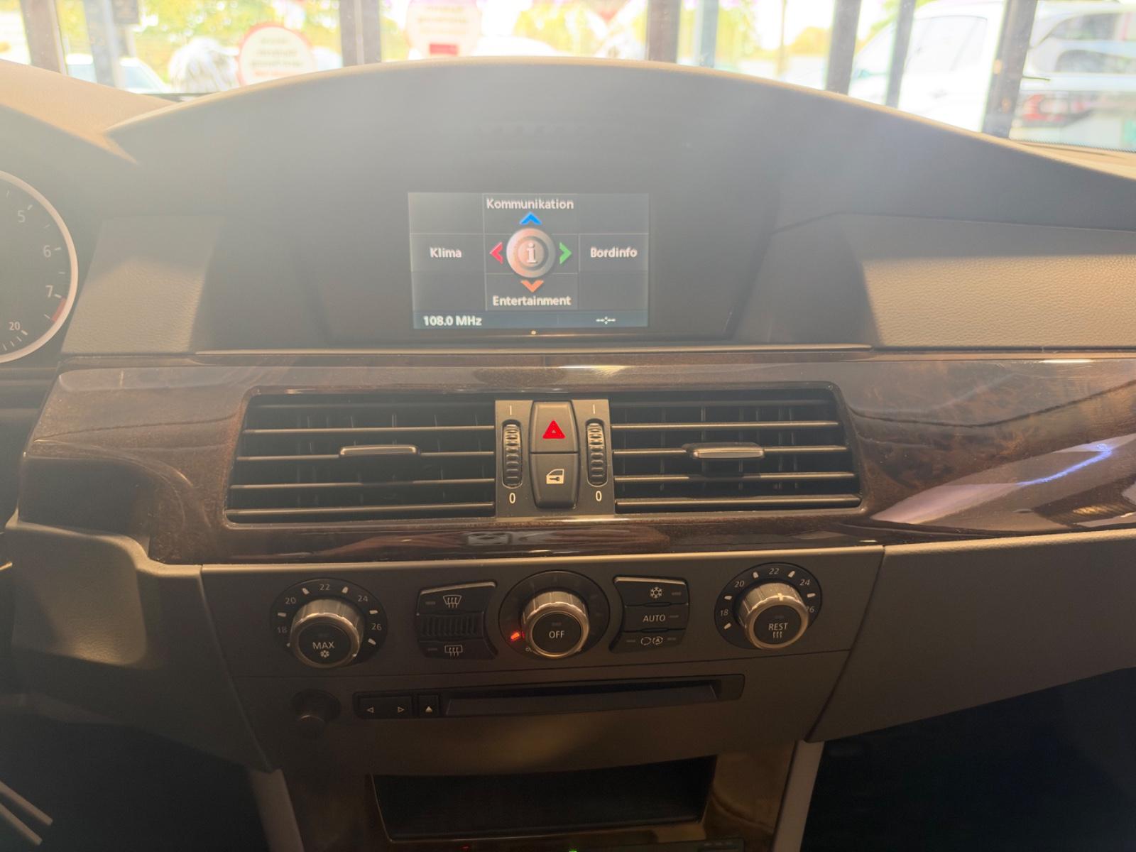 BMW 525i E60 2.5 218 ch • BVA • Cuir Dakota • Toit Ouvrant • PDC
