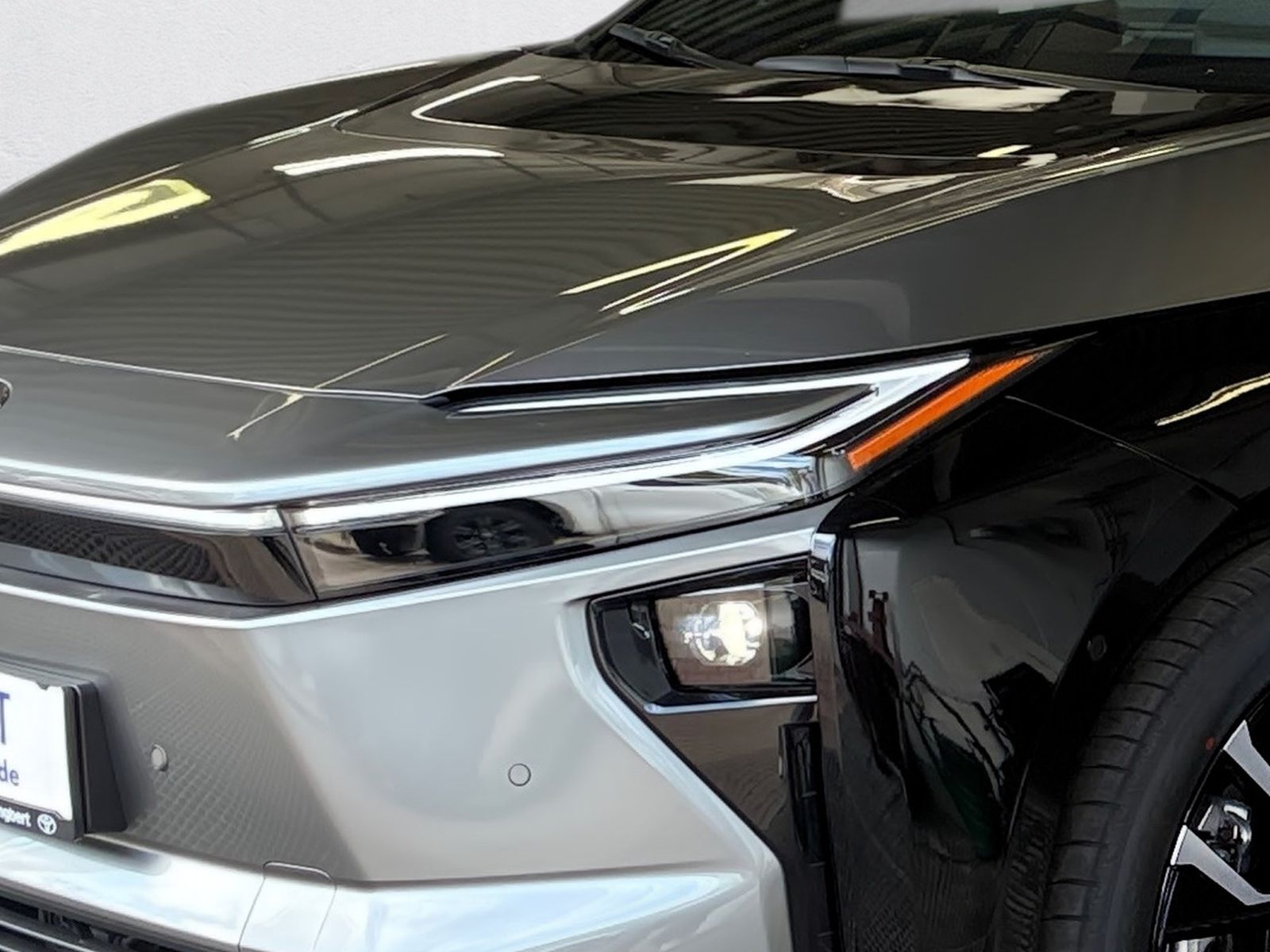 Fahrzeugabbildung Toyota bZ4X AWD Lounge 360,Kamera,LED,Navi,SHZ,ACC,PDC