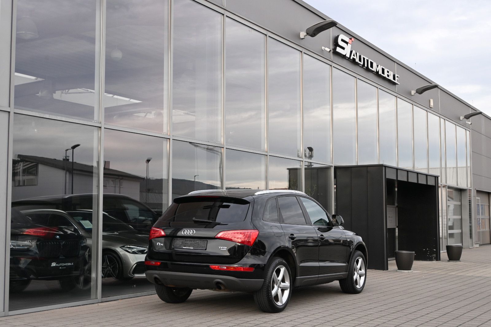 Fahrzeugabbildung Audi Q5 2.0 TFSI quattro S LINE °XEN.°8-FACH ALU°1.HD