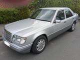 Mercedes-Benz E 200, w124, Option H-Kennzeichen  - Mercedes-Benz 200