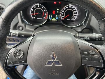 Mitsubishi ASX 1.6 MIVEC Edition KAMERA SHZ NAVI 8-FACH R
