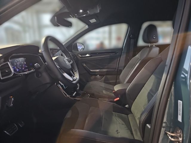 Fahrzeugabbildung Volkswagen T-Roc 1.5 TSI DSG R-Line NAVI AHK LED RFK SHZ