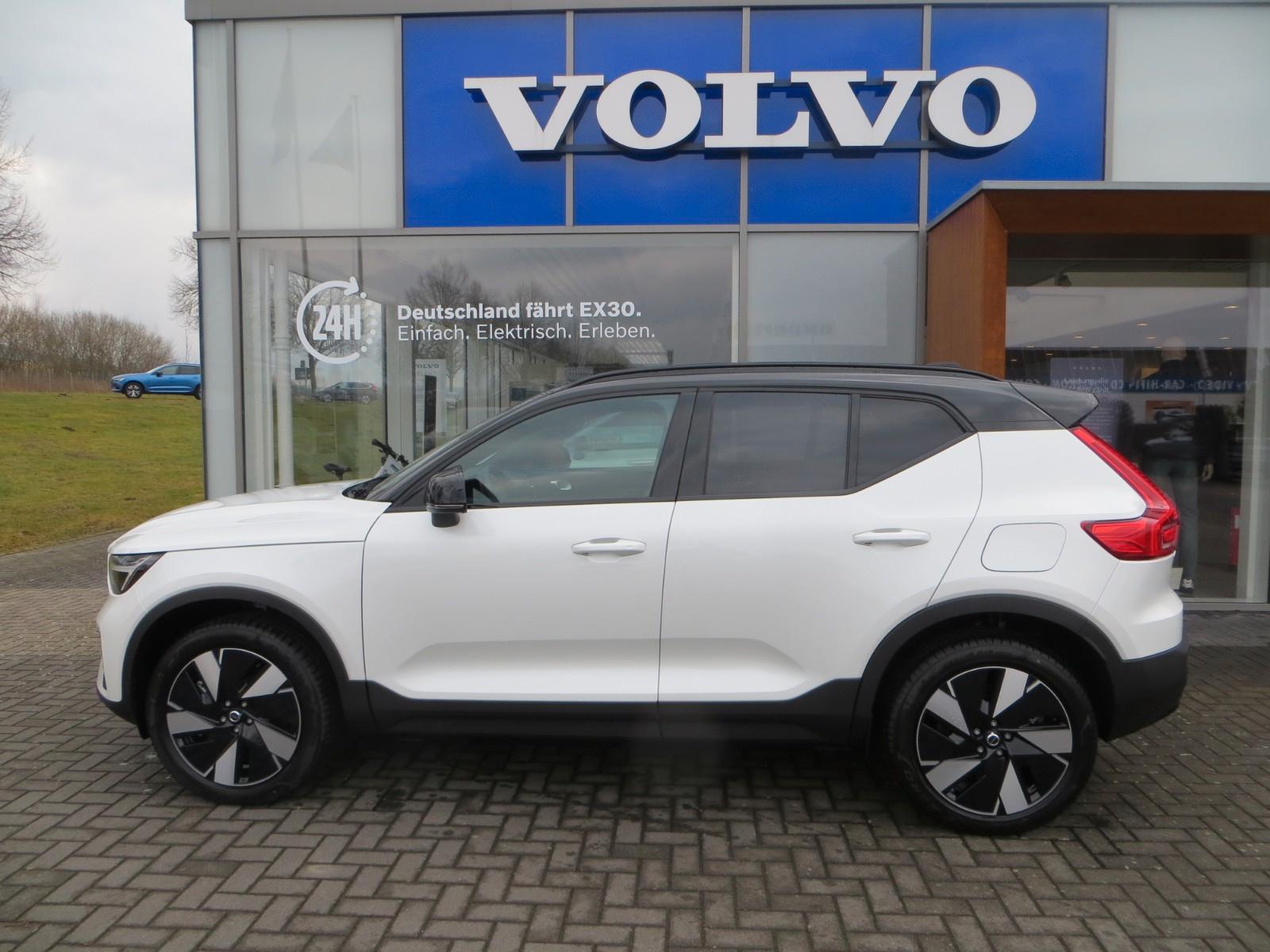 Volvo EX40 Plus Dark Twin Motor