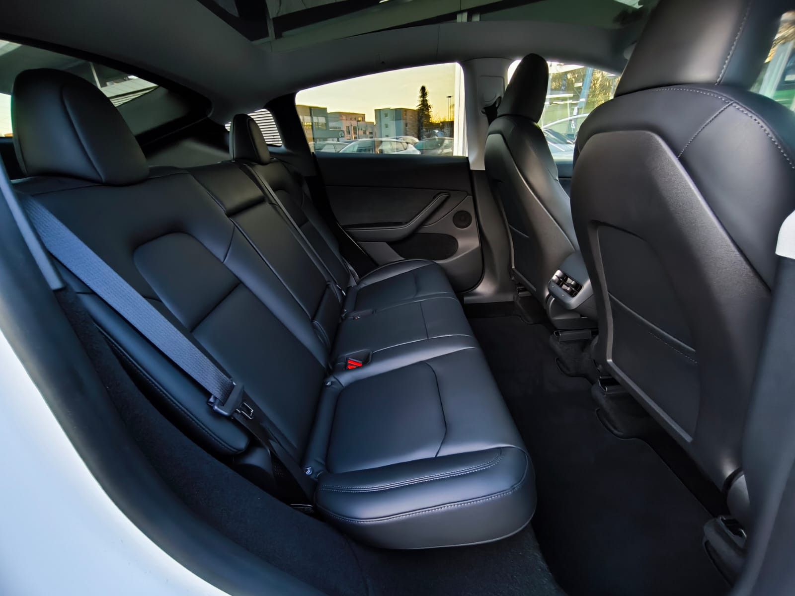 Fahrzeugabbildung Tesla Model Y PERFORM AWD PANO+NAVI+STDHZ+LED+ACC+360+