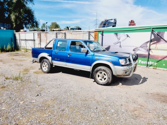 Nissan 2.5 Klima 4x4 Pick-Up