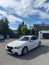 BMW Bmw 550i F10 M Paket ab Werk VOLLAUSTATTUNG - BMW 550: F10 550i