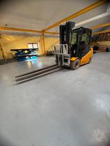 Jungheinrich EFG550 - Jungheinrich Schubmaststapler