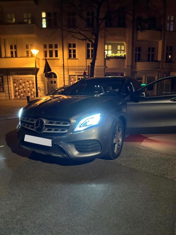 Image of Mercedes-Benz GLA 180