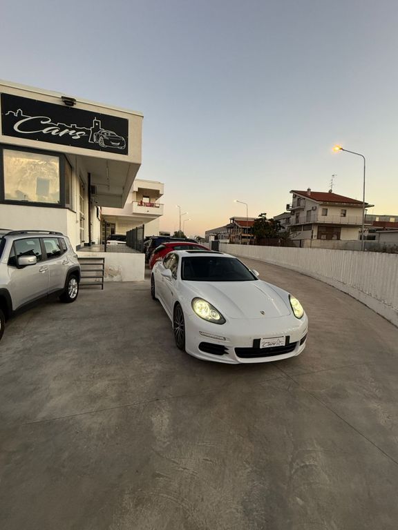 Image of Porsche Panamera