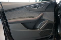 AUDI Q8 50 TDI S line | Pano | HuD | Carbon | B&O AUDI Q8 50 TDI S line | Pano | HuD | Carbon | B&O