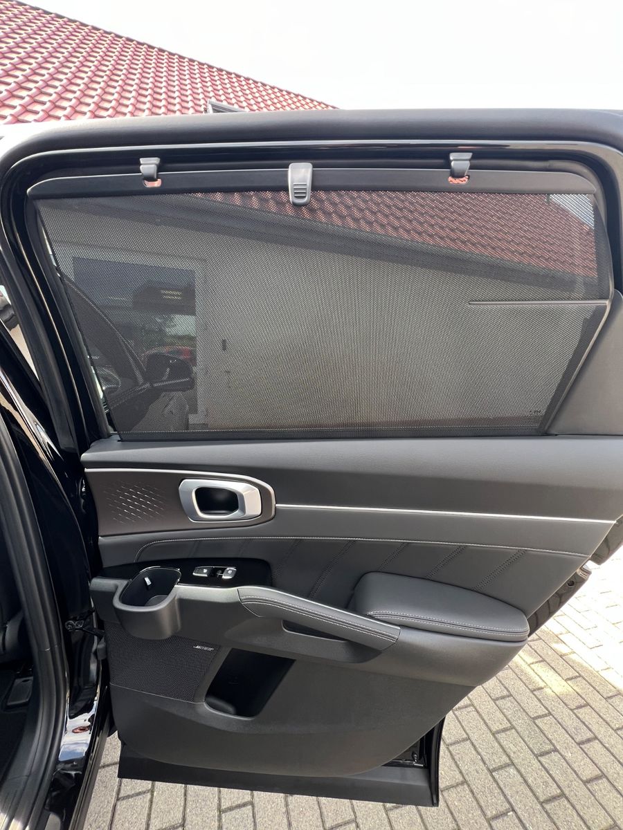 Fahrzeugabbildung Kia SORENTO PE 1.6T PHEV AWD PLAT 7S PAN PREMIUM