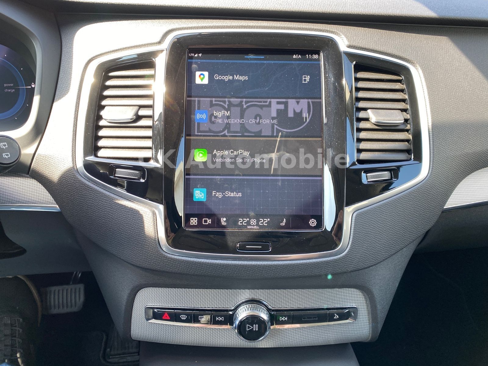 Fahrzeugabbildung Volvo XC90 T8 Core Recharge Plug-In Hybrid AWD/7 Sitze