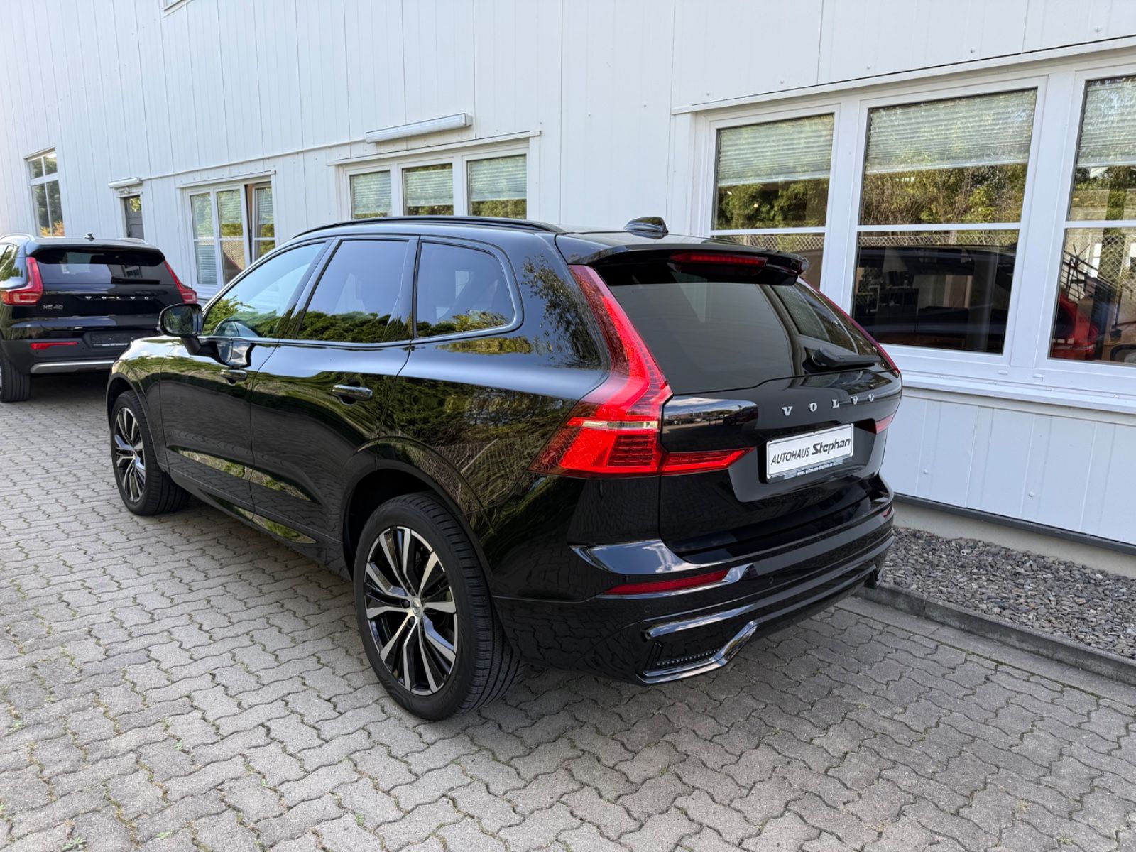 Volvo XC60 B4 Diesel AWD Plus Dark AHK foto 4
