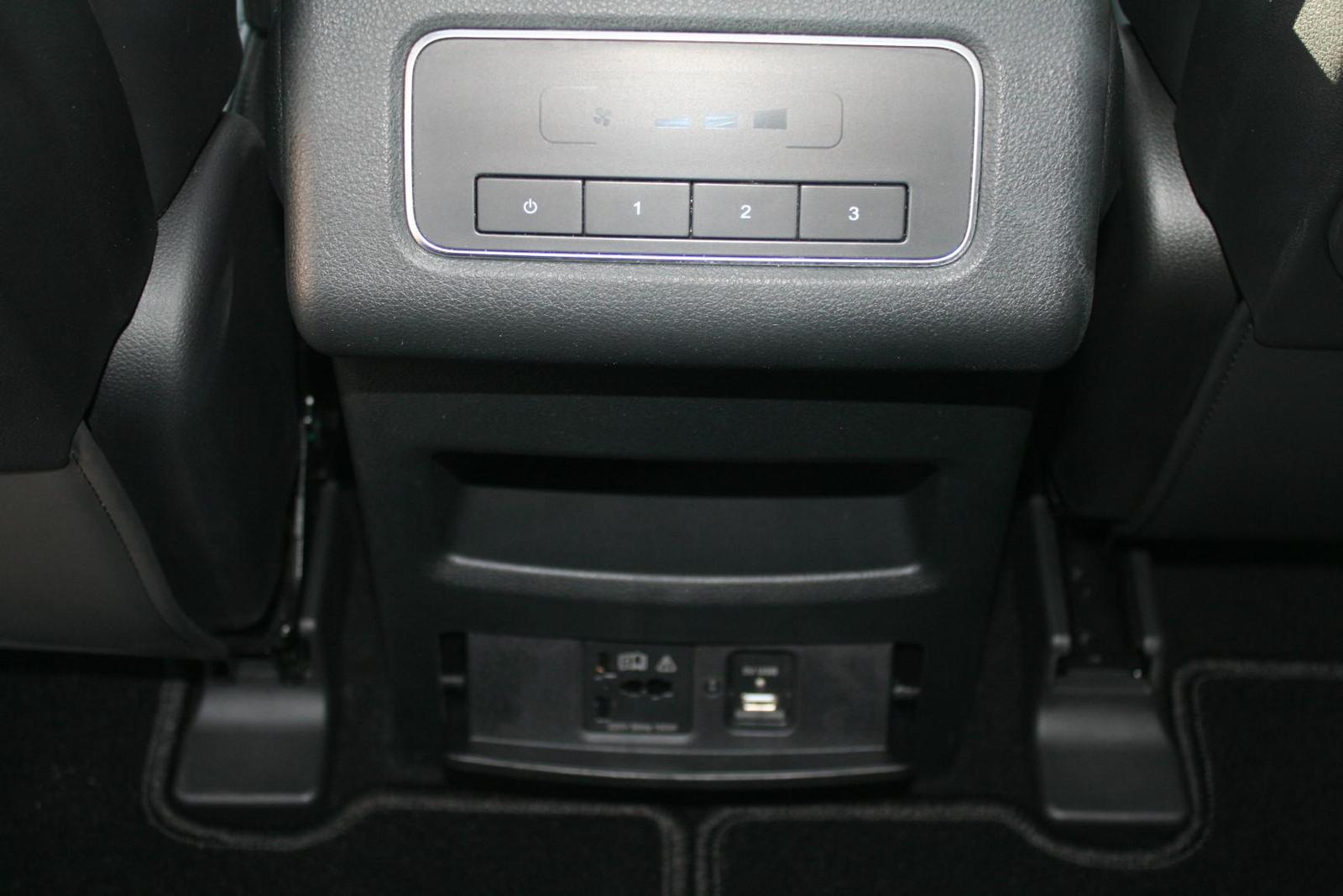 DFSK Fengon 7 2.0 T GDI 4WD Autom. Navi-AHK-Pano-H...