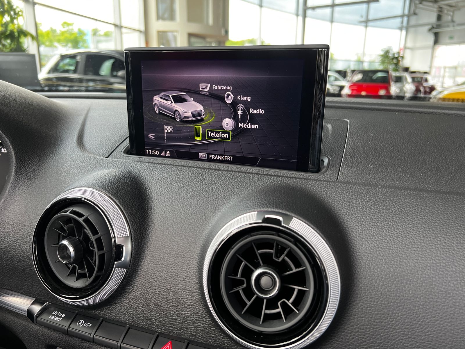 Fahrzeugabbildung Audi A3 Cabriolet sport AHK LED XENON NAVI