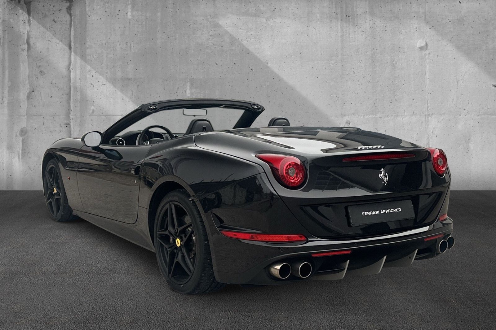 Fahrzeugabbildung Ferrari California T*All Black*
