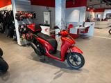 Honda SH350 2026 Matt Red *Tageszulassung 07-26 - HONDA 350