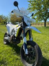 Husqvarna 701 SuperMoto - HUSQVARNA SUPER MOTO