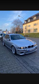 BMW E39 525i - BMW 525 mit Benzin-Antrieb: Limousine, 525i E39