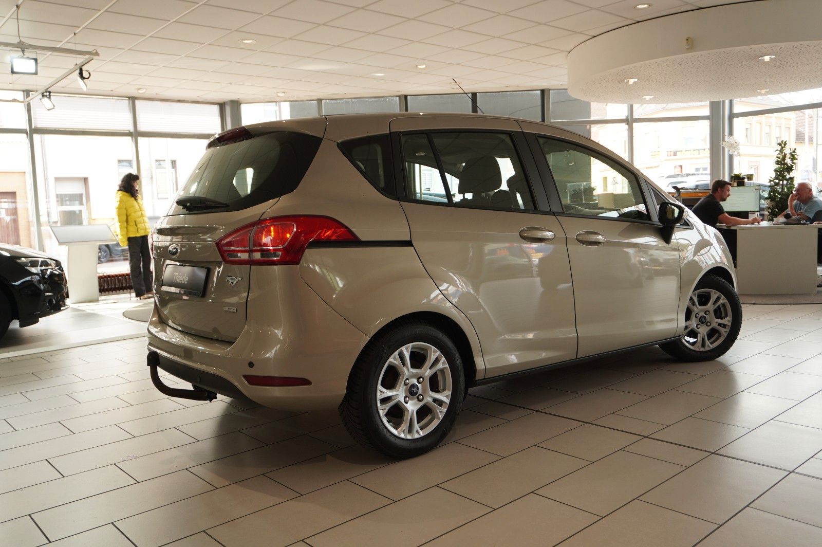 Fahrzeugabbildung Ford B-Max 1.0 TREND KLIMA/PDC/NEBEL/USB/AHK
