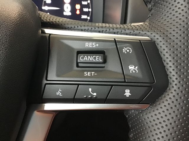 Fahrzeugabbildung Mitsubishi Plug-in Hybrid Outlander Intro Edition Navi/360°
