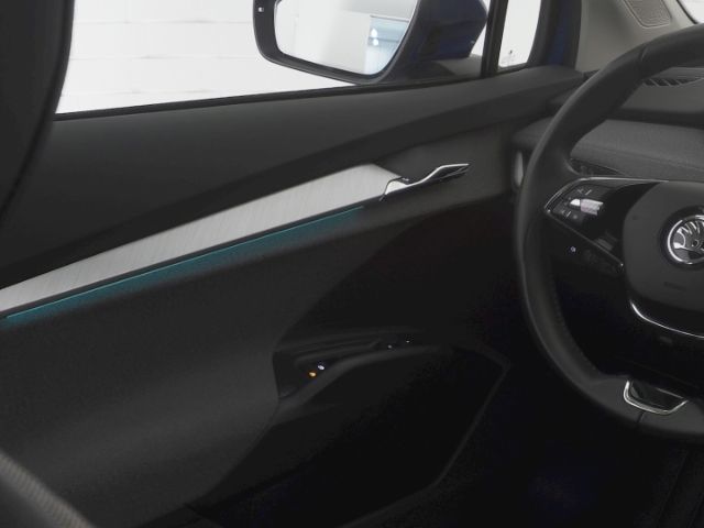 ENYAQ iV 60+AHK+NAVI+RÜCKFAHRKAMERA+SITZHEIZUNG+