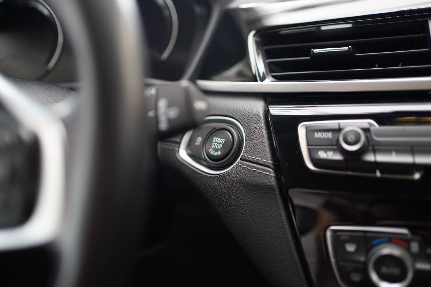 Fahrzeugabbildung BMW X1 20dA Sport Line +Navi+LED+MultifunktionLenkra