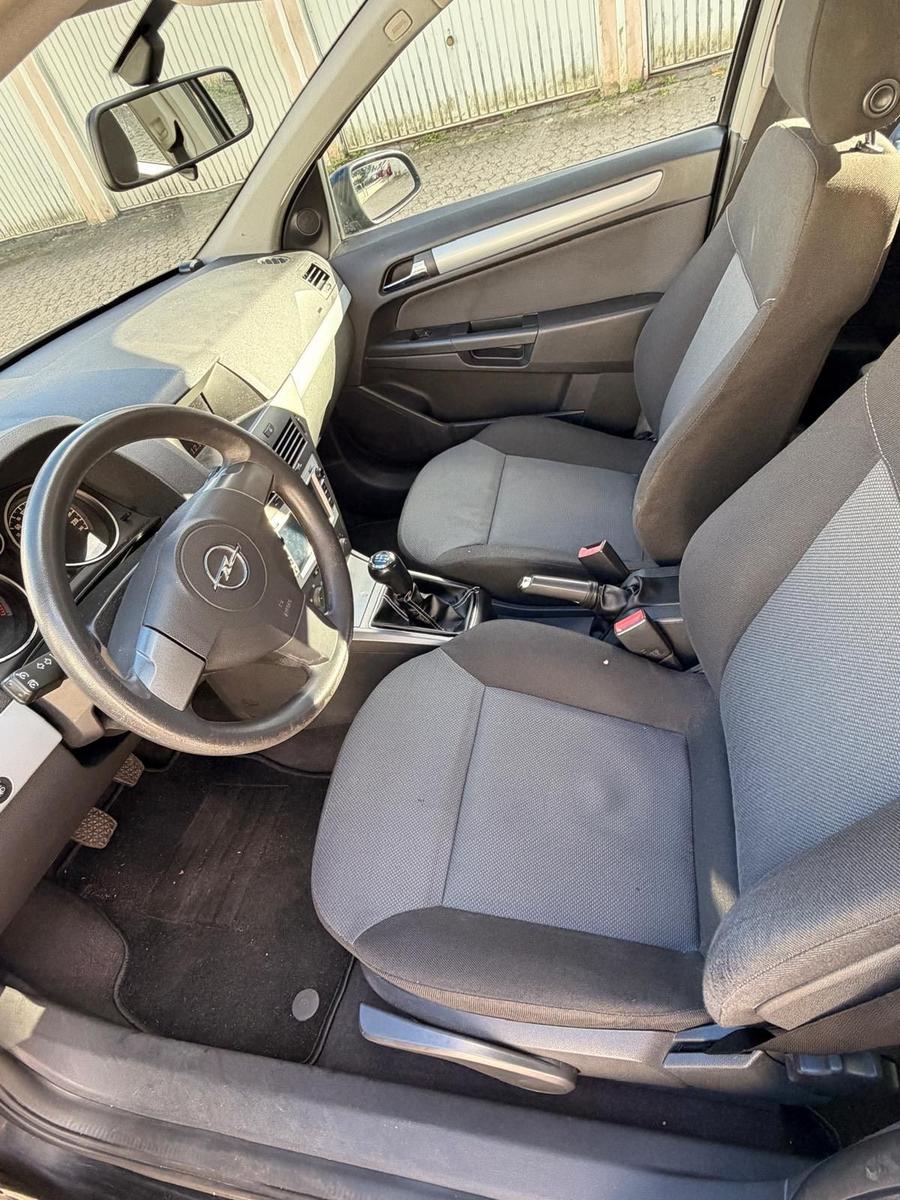 Opel Astra 2005 — photo 6