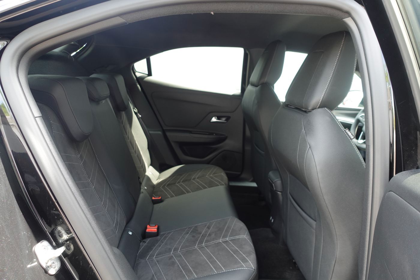 Fahrzeugabbildung Opel Mokka 1.2 Turbo GS Line KlimaA,LED,Navi,SHZ,ACC