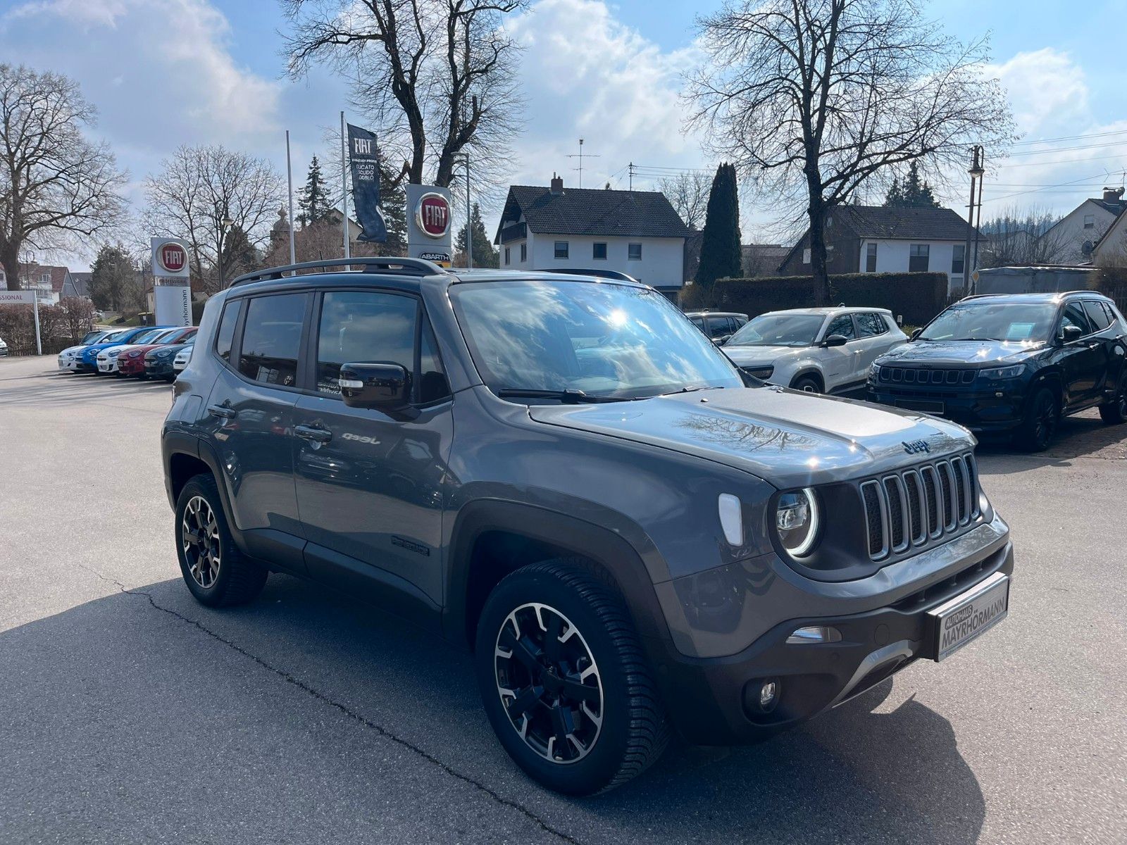 Fahrzeugabbildung Jeep Renegade Limited Plug-In Garantie Navi AWD uvm.