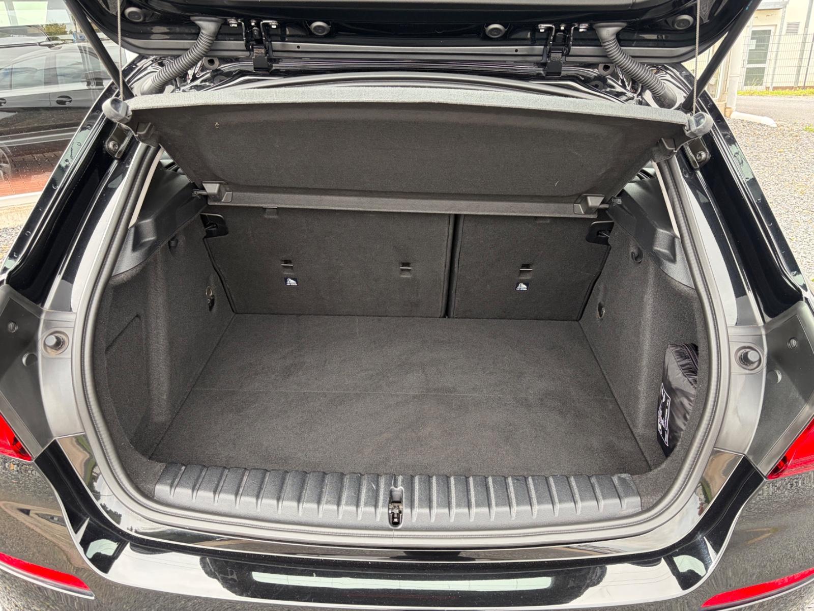 BMW 118 I Advantage AHK | LED | PANO | DAB