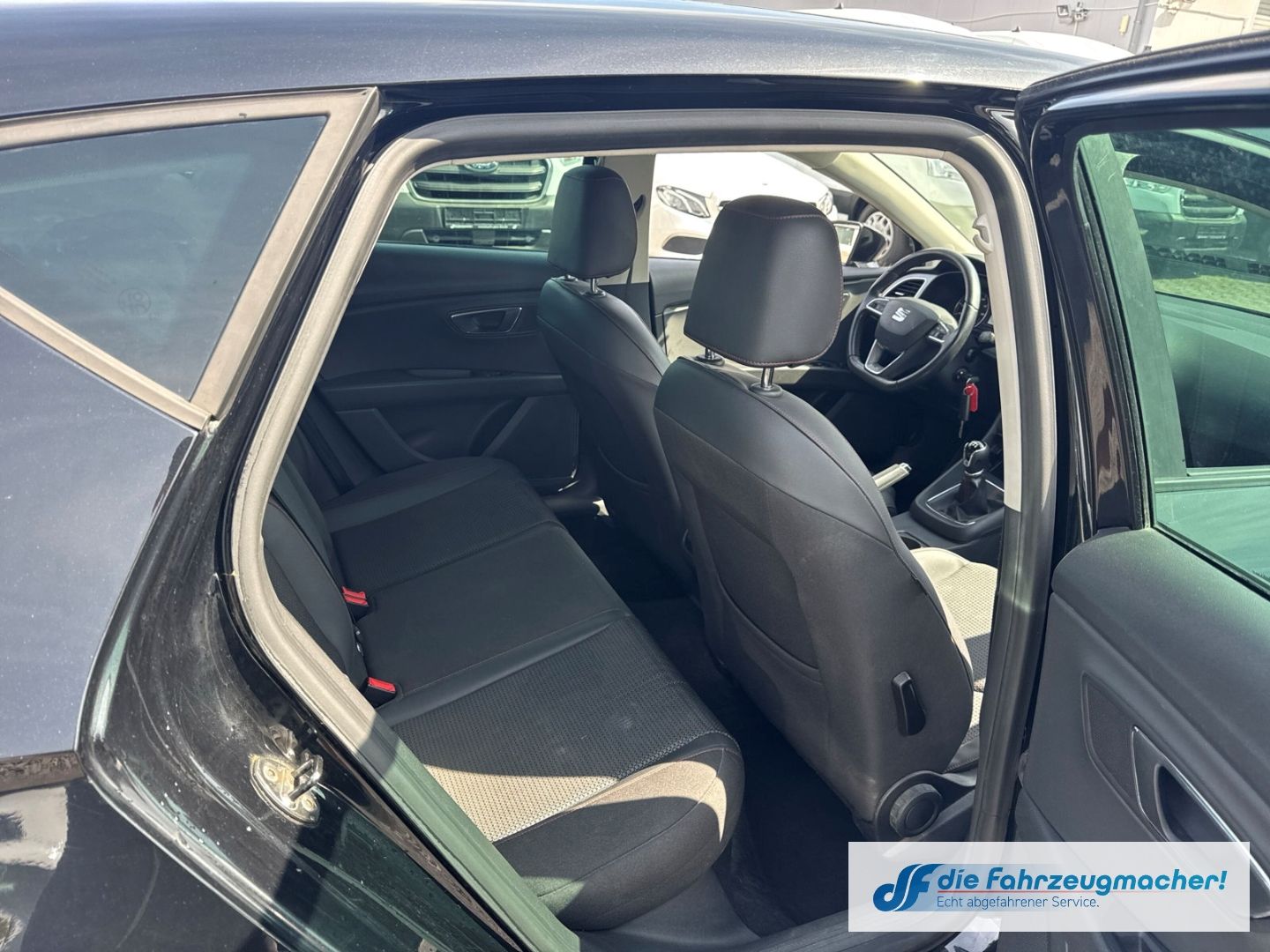 Fahrzeugabbildung SEAT Leon FR Sportpaket Memory Sitze LED *EXPORT