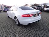 Jaguar XF 2.0d Pure Autom+Navi+Standhzg+Cam+PDC+1.Hand - gebrauchte Jaguar XF aus dem Jahr 2019