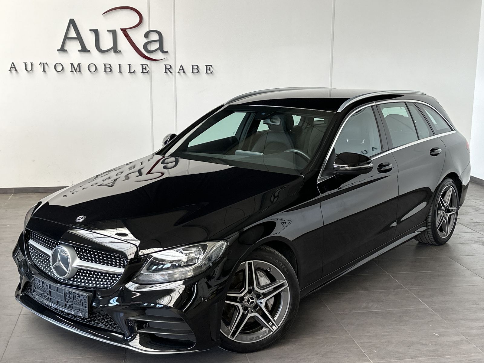 Fahrzeugabbildung Mercedes-Benz C 220d T AMG-Line NAV+AHK+CARPLAY+BURMESTER+18ZO