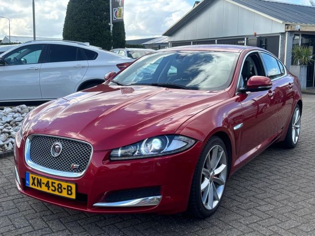 Jaguar XF 3.0D S 275PK 2015 Rood Sedan AHK