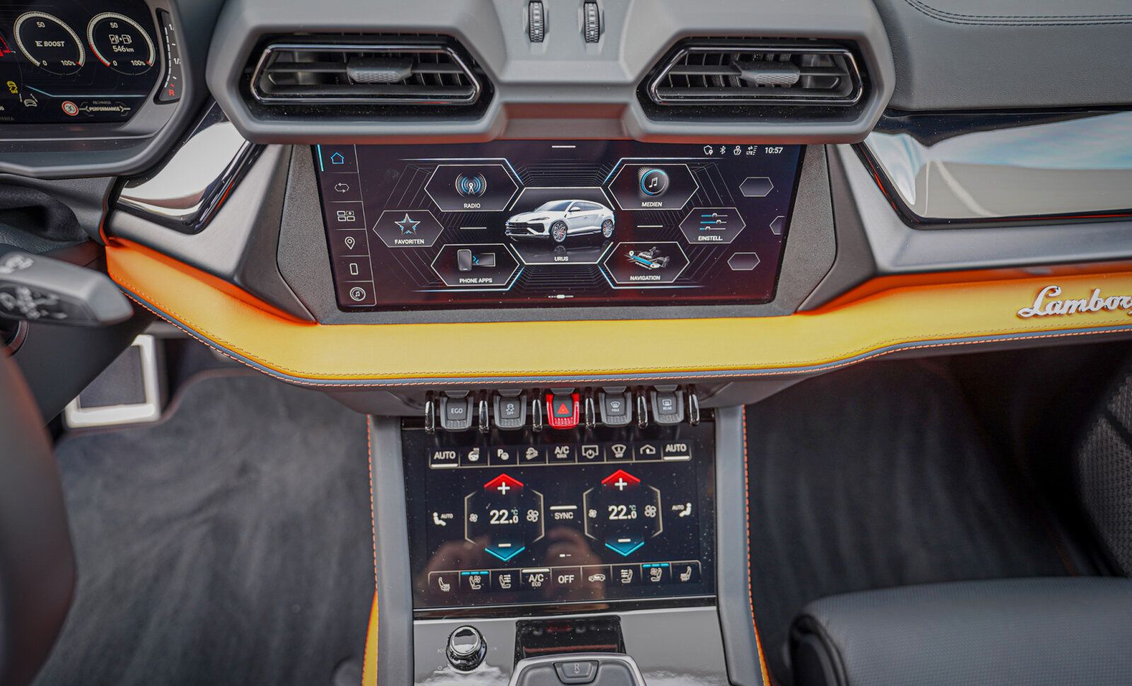 Lamborghini Urus SE Grigio Nimbus  Akrapovic  Pano.  Massage foto 12
