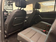VW Touran 2.0TDI DSG R-Line NAVI Klimaautom LED