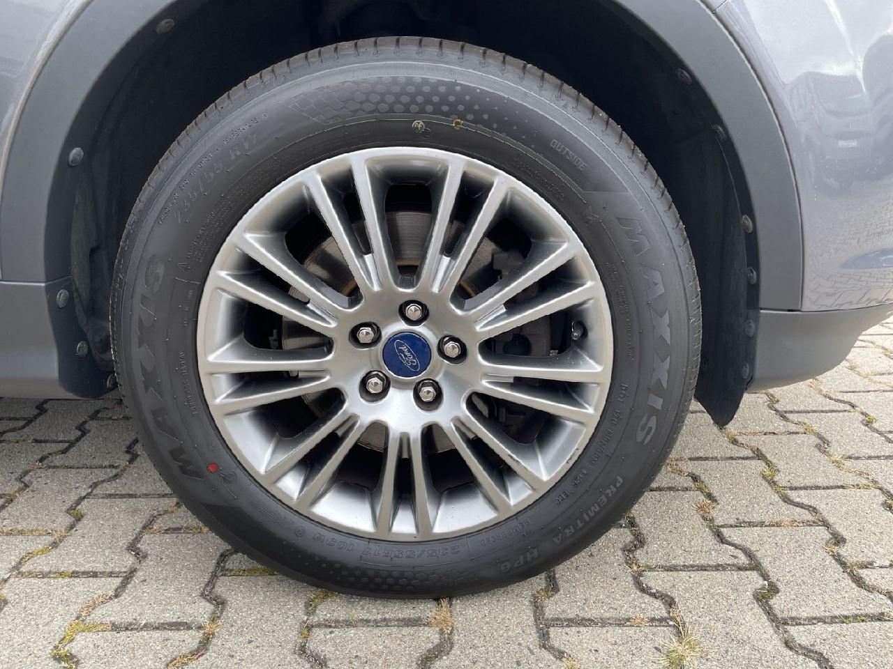 Fahrzeugabbildung Ford Kuga Titanium
