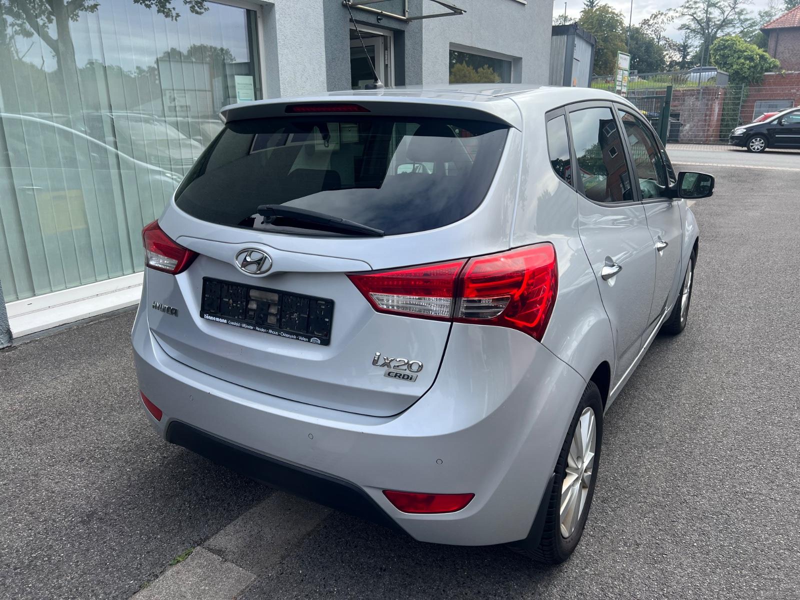 Hyundai ix20 2011 — photo 16