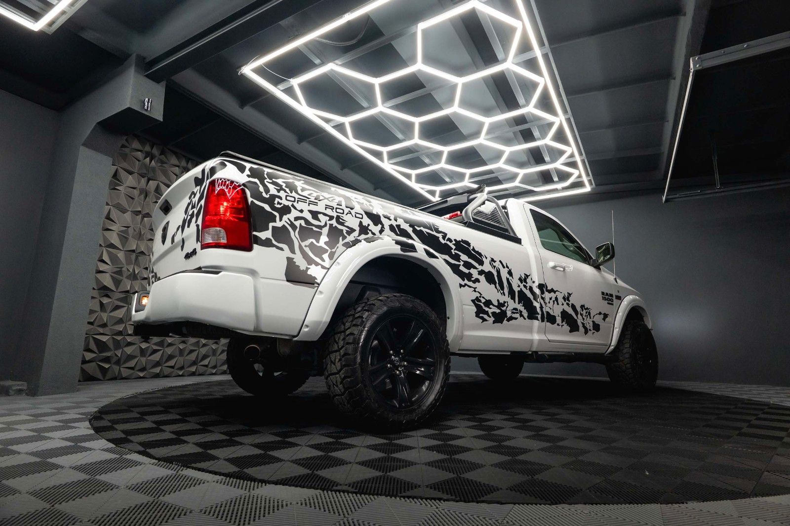 Fahrzeugabbildung Dodge RAM 5.7 V8 HEMI 4x4 SingleCab MAXI LONGBED *LED*