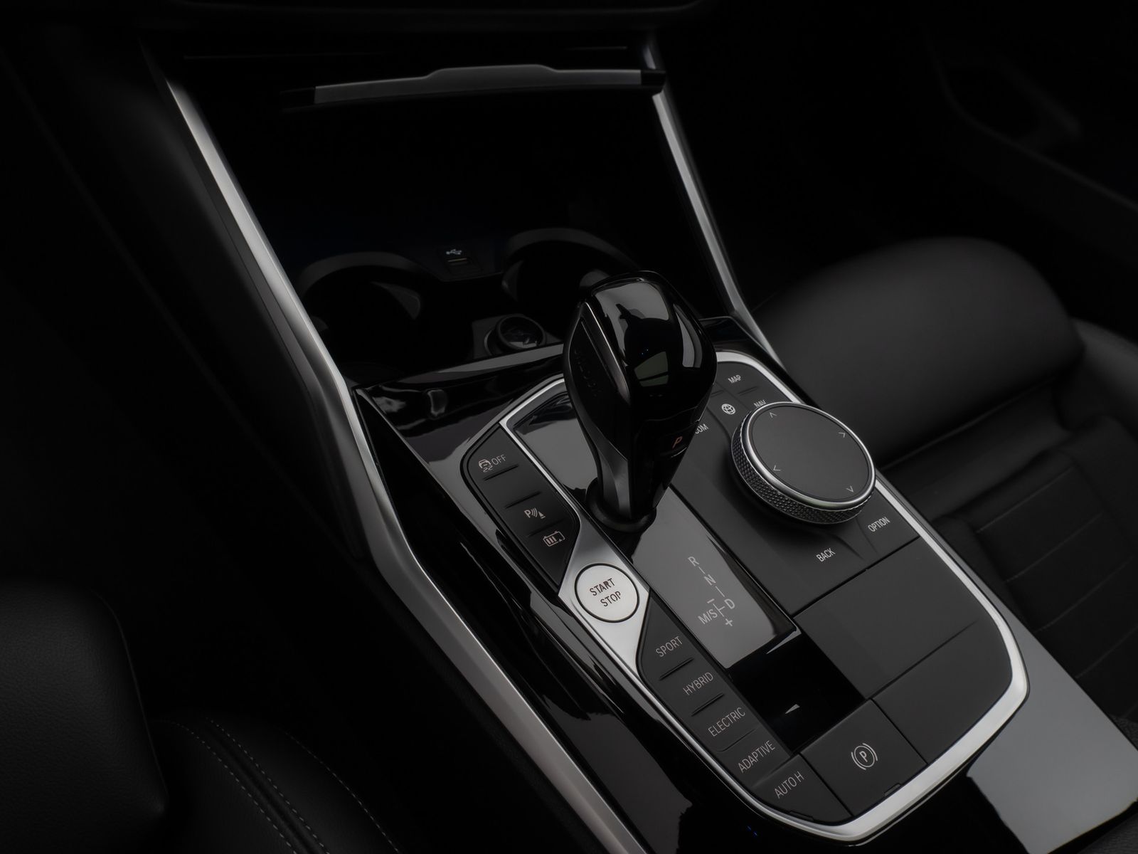 Fahrzeugabbildung BMW 330e xD SportLine Pano Kamera Laser HUD DAB HiFi