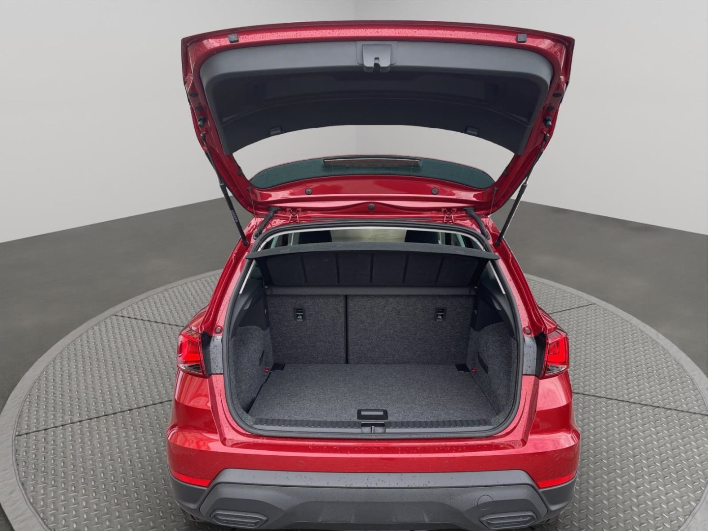 Fahrzeugabbildung SEAT Arona Style Navi Tempomat Allwetter LED PDC