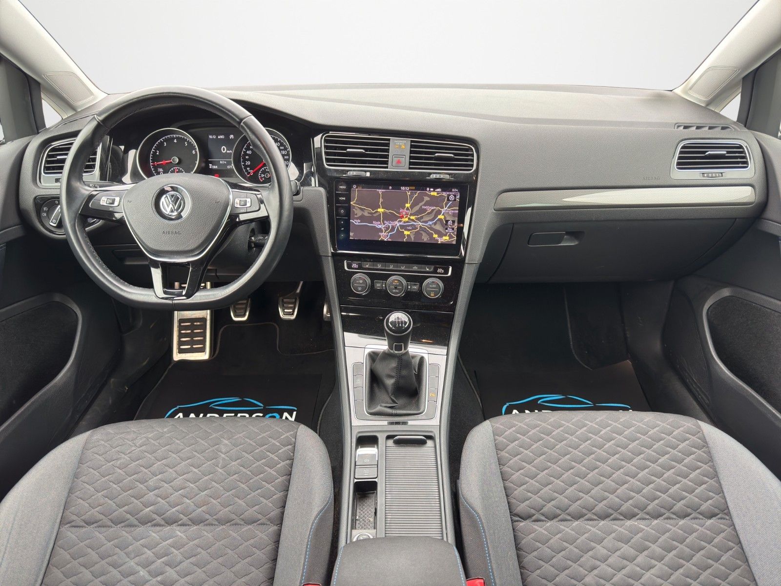 Fahrzeugabbildung Volkswagen GOLF VII 1.0TSI JOIN NAVI APP KAM SHZ MFL DAB