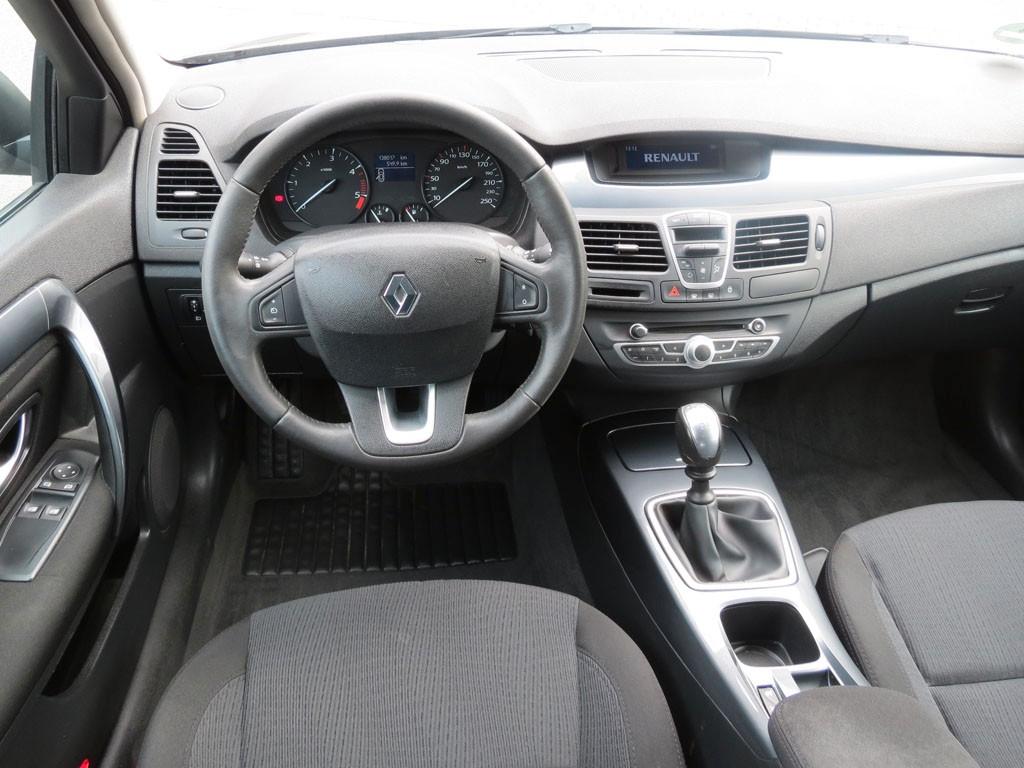 Renault Laguna 2010 — photo 9