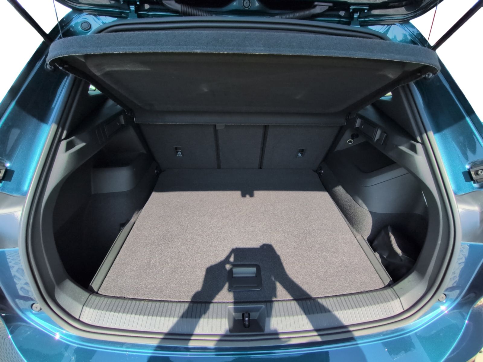 Tiguan R-Line 1.5 eTSI DSG NAVI+LED+SHZ+