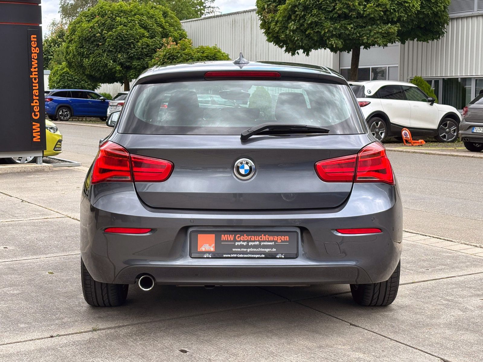 Fahrzeugabbildung BMW 118i Advantage Steptronic. ACC PDC NAV AHK SHZ