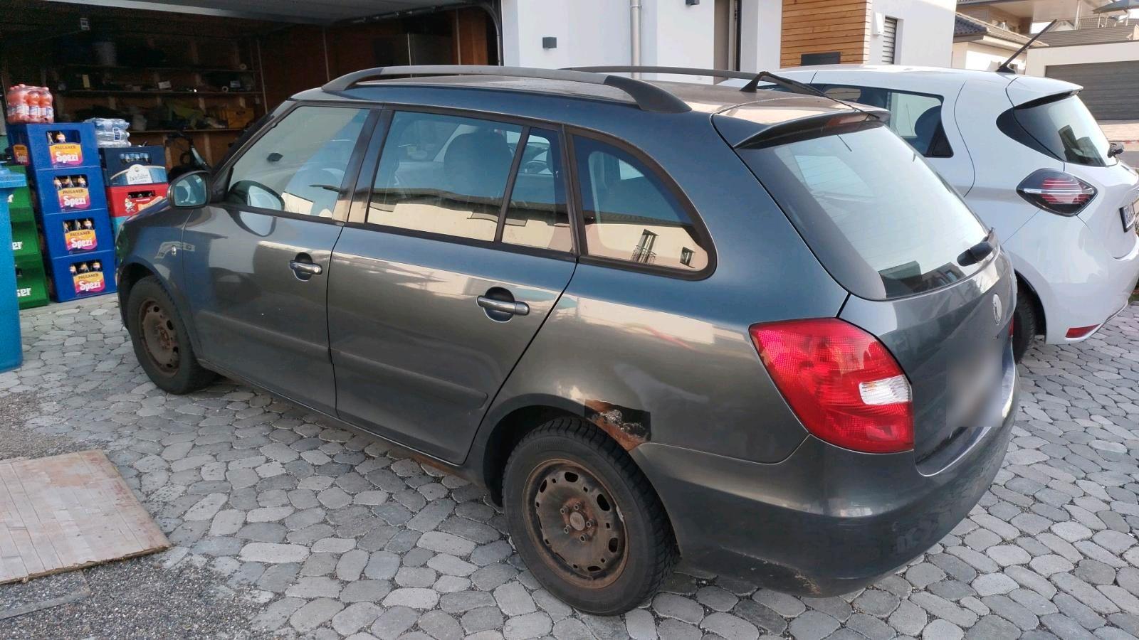 Skoda Fabia 2008 — rear view